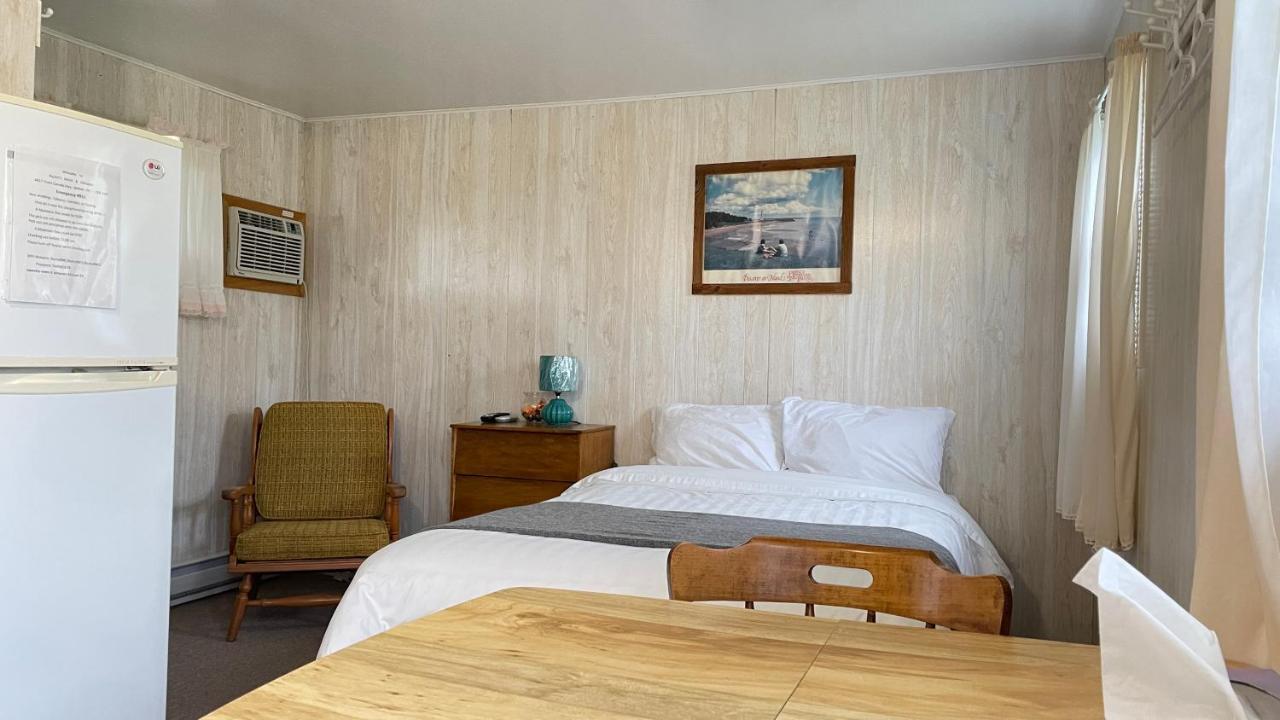 Rachel'S Motel And Cottages Surrey Εξωτερικό φωτογραφία