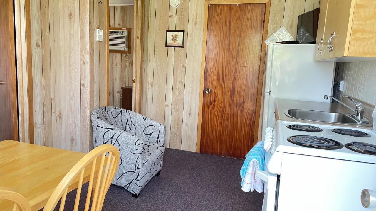 Rachel'S Motel And Cottages Surrey Εξωτερικό φωτογραφία