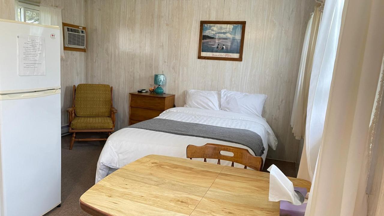 Rachel'S Motel And Cottages Surrey Εξωτερικό φωτογραφία