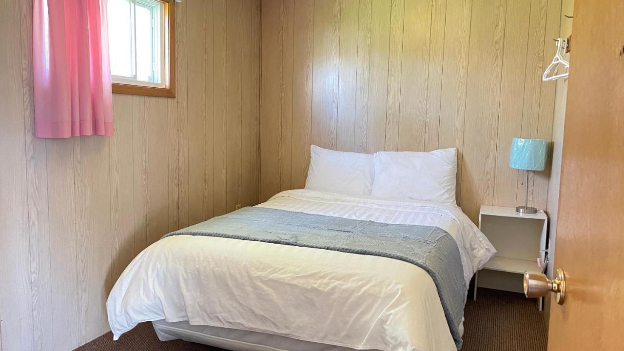 Rachel'S Motel And Cottages Surrey Εξωτερικό φωτογραφία