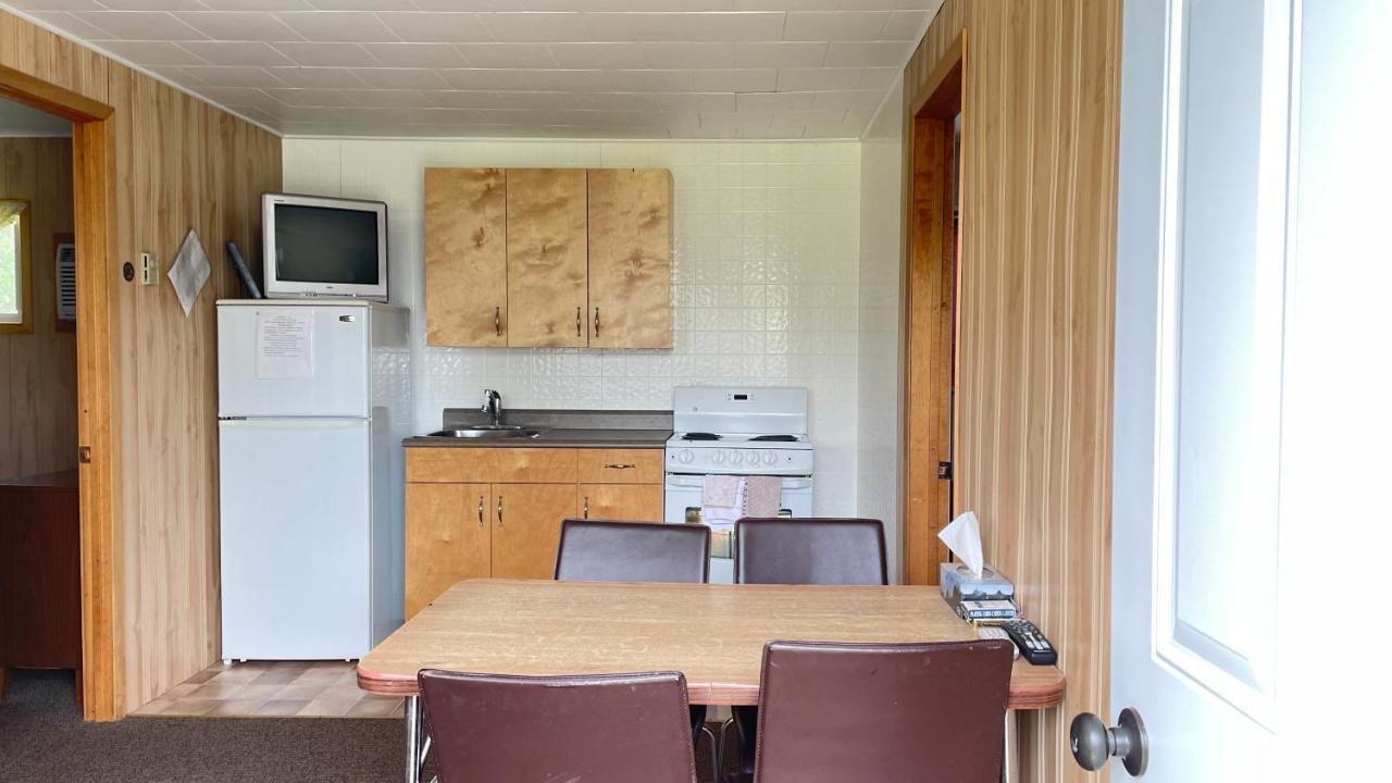 Rachel'S Motel And Cottages Surrey Εξωτερικό φωτογραφία