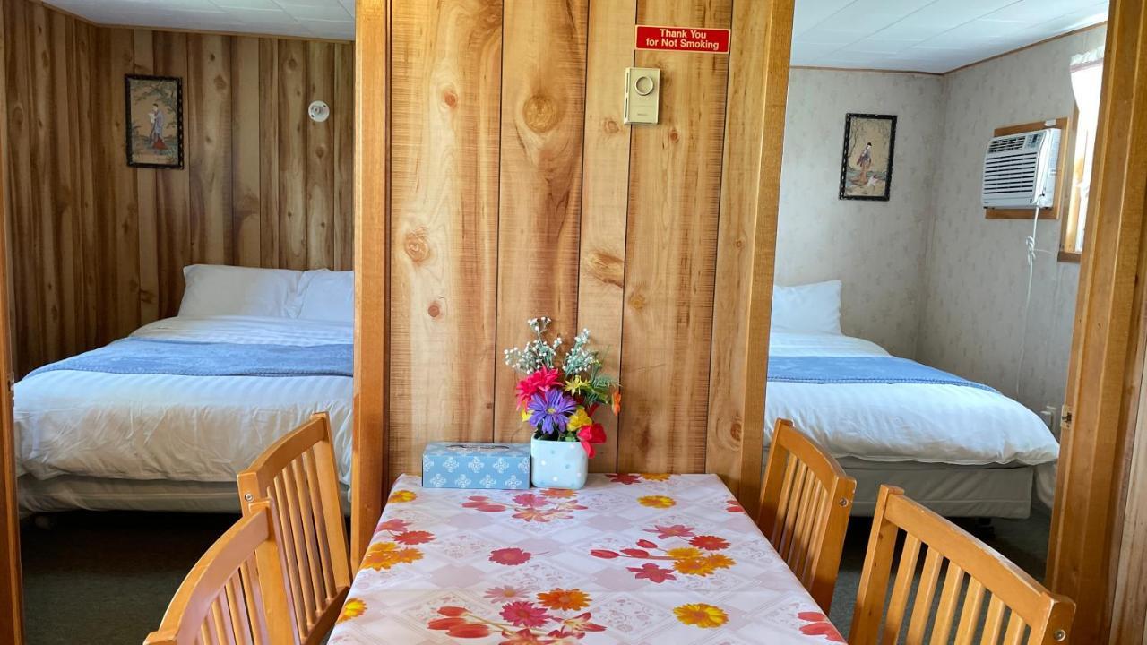 Rachel'S Motel And Cottages Surrey Εξωτερικό φωτογραφία