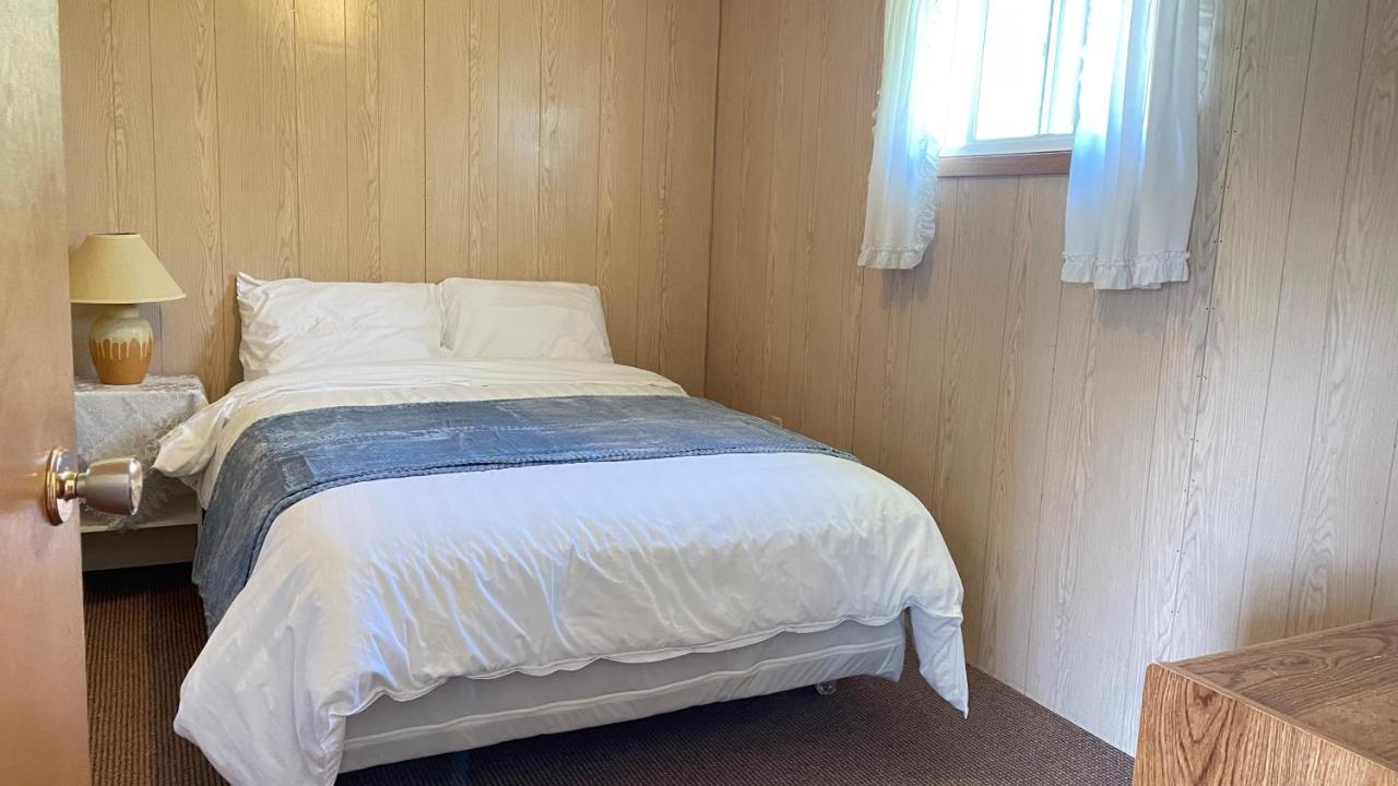 Rachel'S Motel And Cottages Surrey Εξωτερικό φωτογραφία