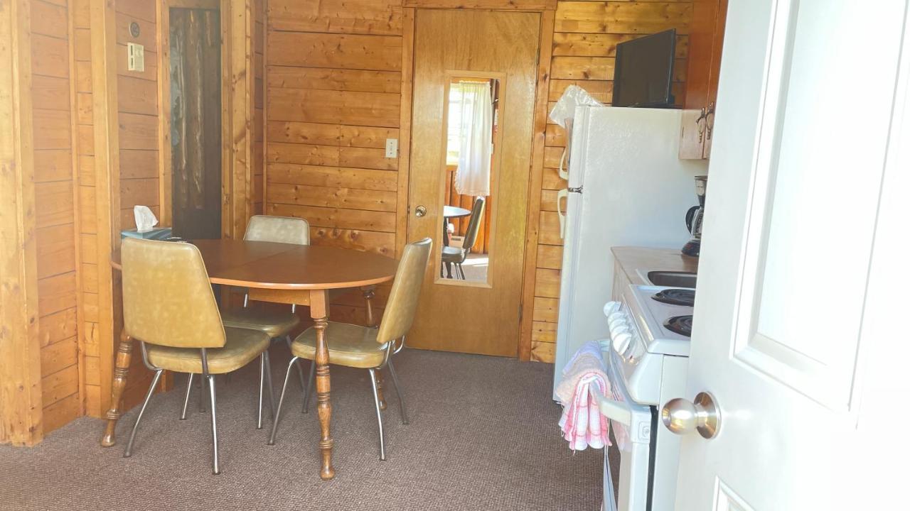 Rachel'S Motel And Cottages Surrey Εξωτερικό φωτογραφία