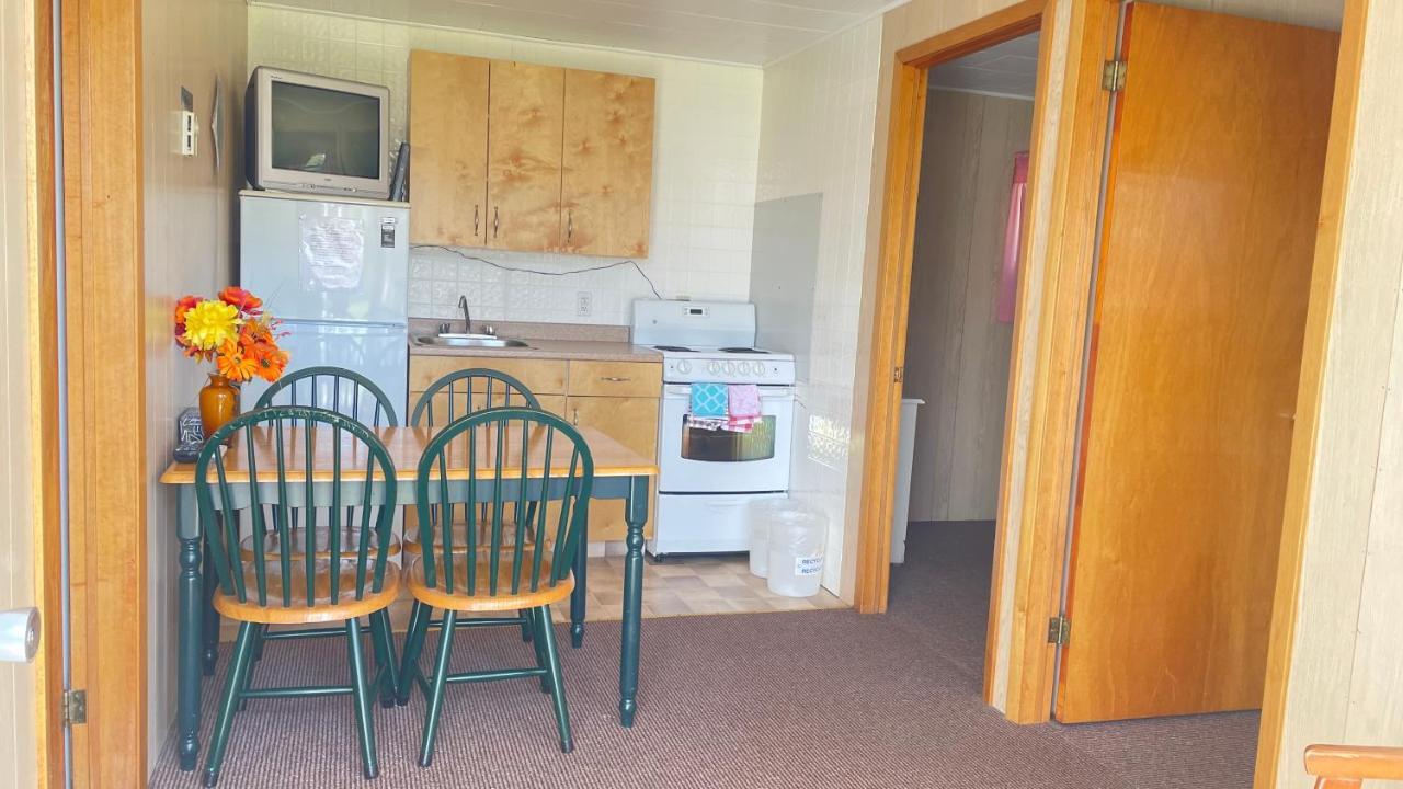 Rachel'S Motel And Cottages Surrey Εξωτερικό φωτογραφία